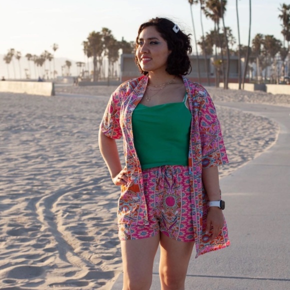 2 Piece Set: Pink Printed Kimono Shirt and Shorts - Picture 12 of 16